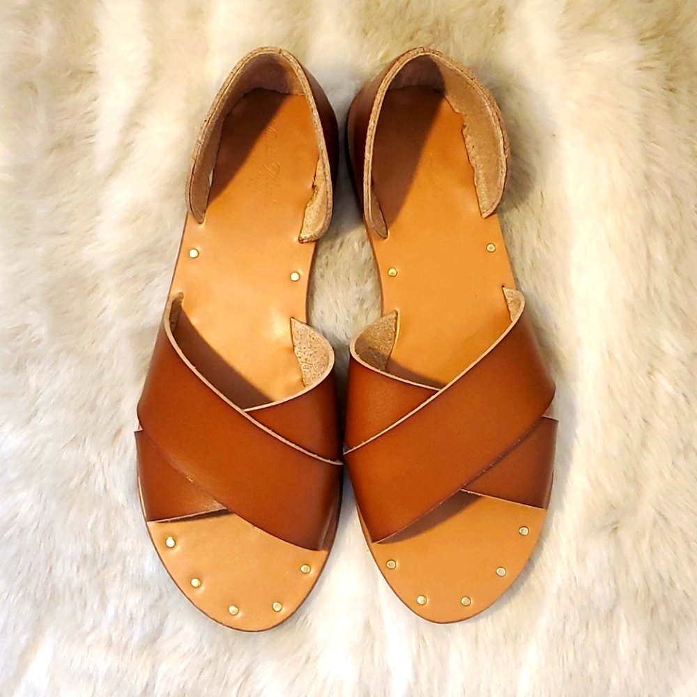 Universal Thread sandals